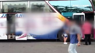 學生坐校車行李艙！民眾PO網呼危險