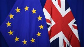 英國下議院22日通過「退出協議法案」二讀表決，但首相強生的快速立法時程表隨後遭到否決。英國脫歐下一步將有5種可能。（圖取自twitter.com/EU_Commission）