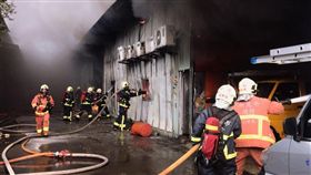 16:9
快訊／新莊鐵皮工廠大火！占地200坪全成火場
圖／翻攝畫面