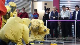 柯文哲出席北車防災演練台北車站特定區聯合防災中心17日揭牌，23日舉辦防災演練，台北市長柯文哲（後右2）出席觀看。中央社記者梁珮綺攝　108年10月23日