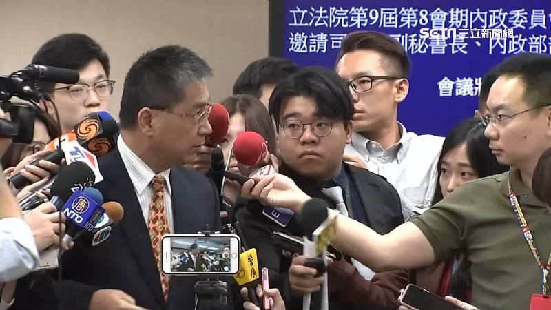 記者北京腔嗆一中　徐：講話客氣點