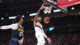 NBA／小李「這轉身」害前隊友慘摔
NBA,波特蘭拓荒者,Damian Lillard
翻攝自推特