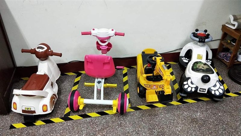 玩具車太多！媽自製停車格…網全讚爆