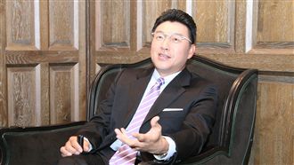 謝震武怒飆韓國瑜10分鐘！觀眾看傻