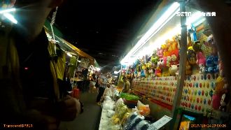 高雄夜市12人混戰！遊客全被嚇壞