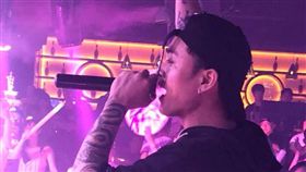 胡睿兒演出畫面
翻攝臉書