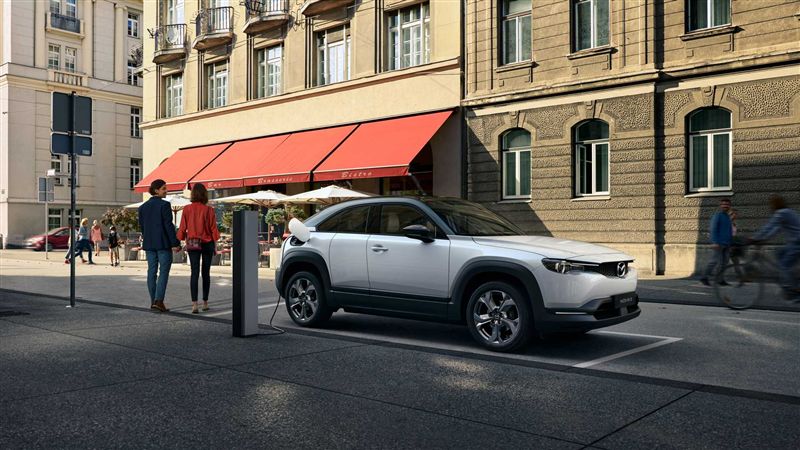 馬自達電動車來了　內裝採用全新設計