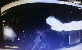 違停,紅線,車門,上鎖,員警,花蓮,陳屍