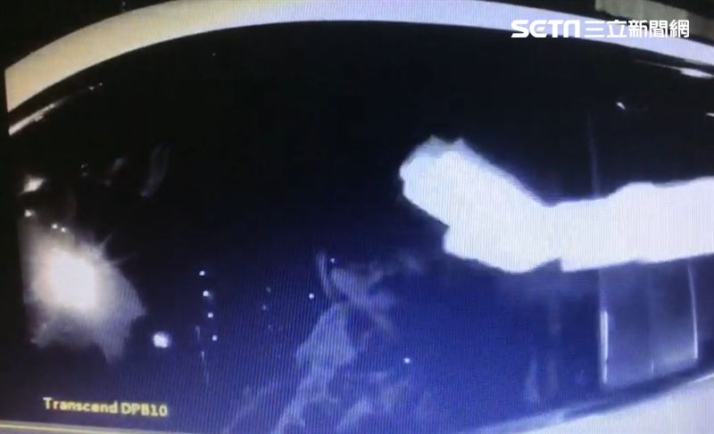 花蓮男陳屍車內！門自動解鎖　警傻眼