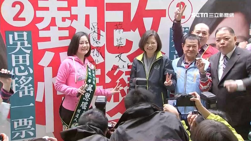 小英母雞光環綻放！周末趕場立委輔選