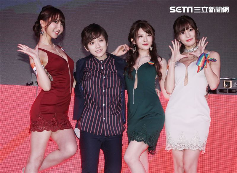 日本AV女優夏木安梨、椎名空、相澤南、高橋聖子為「2019同志好厝邊」台灣同志大遊行造勢。（記者邱榮吉/攝影）