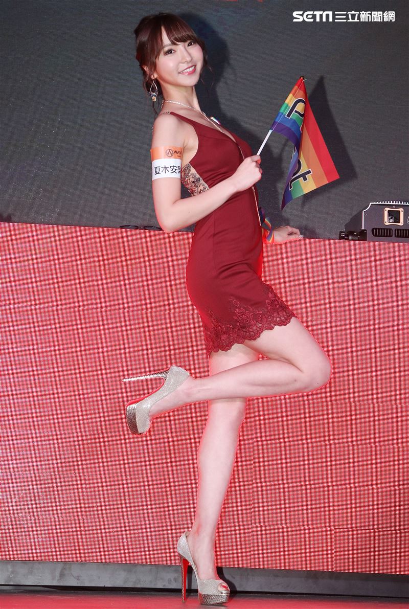 人氣AV女優夏木安梨12月來台學中文。（記者邱榮吉/攝影）