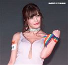 巨乳寫真界的救世主七冠王高橋聖子為wave夜店開幕DJ處女秀。（記者邱榮吉/攝影）