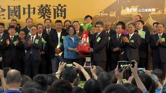 周末決戰中台灣！蔡英文談副手這樣說