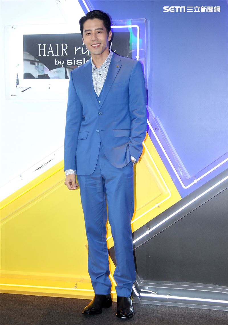 胡宇威擔任一日店長教你秀髮保養祕訣（記者邱榮吉/攝影）