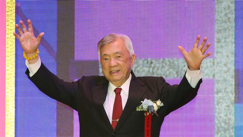 家貧到御醫！連文彬無私奉獻白袍人生