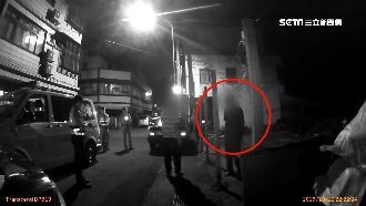 醉漢握刀揮舞　「防割手套」護警對峙