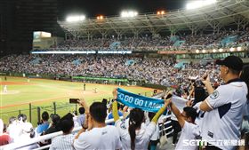 桃猿告別戰球迷滿場。（圖／記者林聖凱攝影）