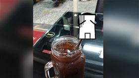 他點無糖紅竟「吸不到」！低頭一看秒笑翻：老闆你累了嗎？（圖／翻攝自爆怨公社）