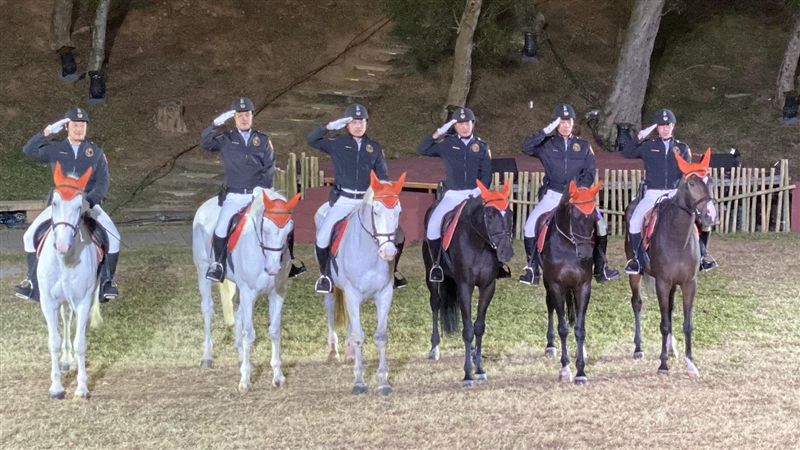 戰祭1884開演　騎警開場超吸睛