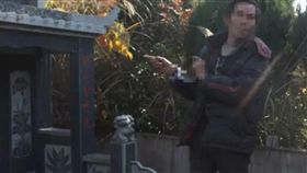 亡妻剛下葬！他開微信驚「多走3萬步」　開棺竟揭恐怖真相（圖／翻攝自新浪新聞）