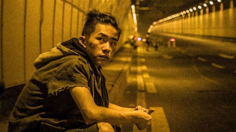 上映三天破5億！易烊千璽新片網淚推