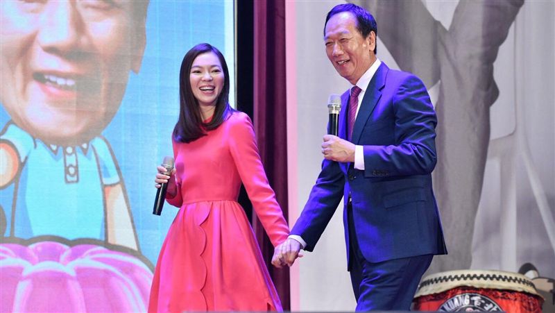 舞出情！郭董：第一眼看馨瑩非林志玲