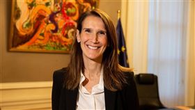 比利時聯邦預算及公共服務部長威爾梅斯27日由國王任命，成為比國史上首位女總理。（圖取自twitter.com/Sophie_Wilmes）