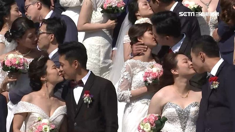 幸福企業！22對台電夫妻一起結婚