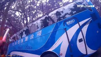 導航最近距離　遊覽車開山路「刁車」