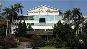 高雄市議會舊址位於新興區中正四路與自強二路口，附近並有捷運站，市議會搬遷至鳳山的原高雄縣議會後，舊址一度做為市府教育局辦公廳舍，但約3年前教育局搬遷後閒置至今，開發再利用的聲音不斷。中央社記者陳朝福攝 108年10月28日