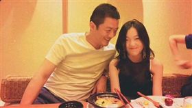 李亞鵬與愛女李嫣感情好。（圖／翻攝自新浪微博）