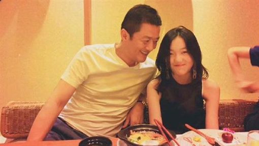 李亞鵬才爆欠1億　曝王菲19歲女兒封鎖爸