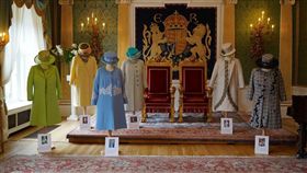 常年替英國女王伊麗莎白二世服務的助理凱利以新書揭露女王衣櫥內的小秘密及許多知名事件幕後花絮。（圖／圖取自維基共享資源；作者：Northern Ireland Office，CC BY 2.0）