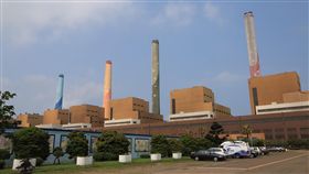 中火廢水硝酸鹽氮超標　中市府將公布裁罰台中火力發電廠因排放廢水中硝酸鹽氮超標，且多次遭查獲，台中市政府不排除勒令1至4號機組停機。市府11日表示，12日將舉行記者會說明稽查後續裁罰情形。中央社記者蘇木春攝　108年4月11日