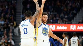 NBA／神走位！柯瑞羅素戲耍防守者
NBA,金州勇士,Stephen Curry,D’Angelo Russell
翻攝自推特
