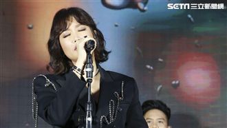 A-Lin被空姐比中指！嗆下次這樣