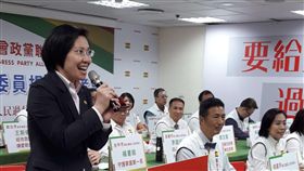 國會政黨聯盟推徐欣瑩列不分區首位國會政黨聯盟29日召開2020年立委參選人發布記者會，列不分區立委名單第一位的副主席徐欣瑩（左）致詞時說，國會政黨聯盟理念是希望為台灣做事，讓台灣人民過好日子，也希望有更多人一起站出來為台灣奉獻。中央社記者范正祥攝  108年10月29日