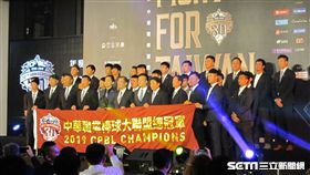 ▲Lamigo桃猿劉玠廷黃子鵬岳東華。（圖／記者蕭保祥攝影）