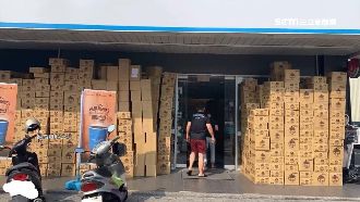 8百件超商包裹牆像倉庫　店員超崩潰
