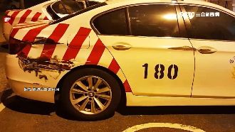 飛來橫禍！百斤輪胎噴出…擊中紅斑馬