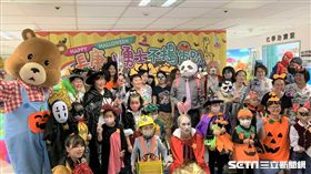 林口長庚醫院特別在萬聖節前夕舉辦小勇士不搗蛋趴走秀活動，讓這群兒童展現自己，綻放笑容。（圖／林口長庚醫院提供）