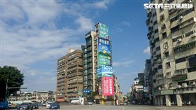 建案廣告。（圖／記者陳韋帆攝影）