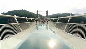 中國瘋設玻璃橋後事故頻傳　河北省32座全數停運　（圖／翻攝自Pixabay）