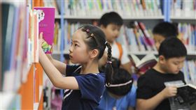 中國官方宣布，表示為了「深入學習習近平新時代中國特色社會主義思想」，將對全國中小學圖書館的圖書和期刊展開清查。（中新社提供）