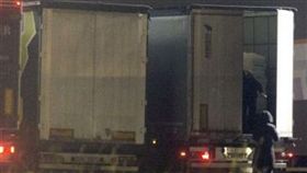 比利時警方,冷凍貨櫃,偷渡,移民,全數生還(圖/翻攝自TAG24 twitter)