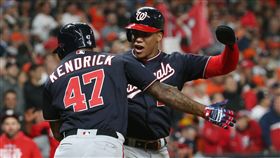 國民Howie Kendrick敲出超前2分砲。（圖／路透社／達志影像）