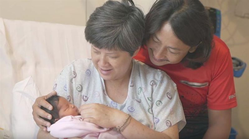 51歲驚險產子　男星心痛：害了太太