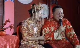 當了7次伴郎！新郎爆哭「我結婚太難了…」　現場賓客笑翻（圖／翻攝自微博）