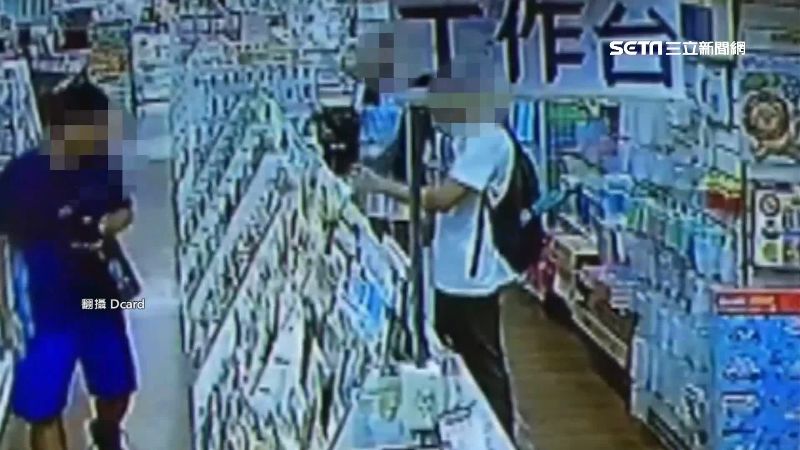書局出現偷拍男　蹲低盜攝女裙底風光
